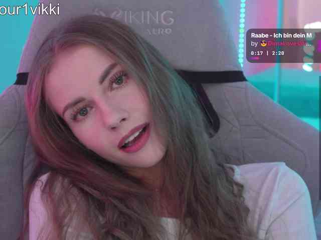 VikkiExtraCheese webcam