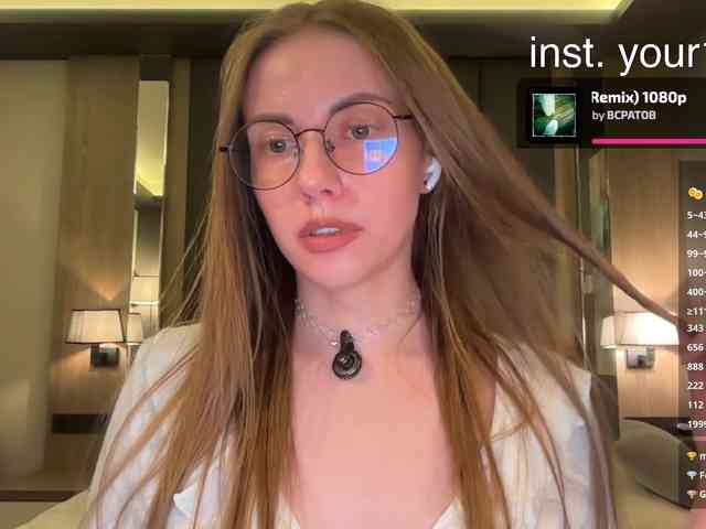 Модель: VikkiExtraCheese