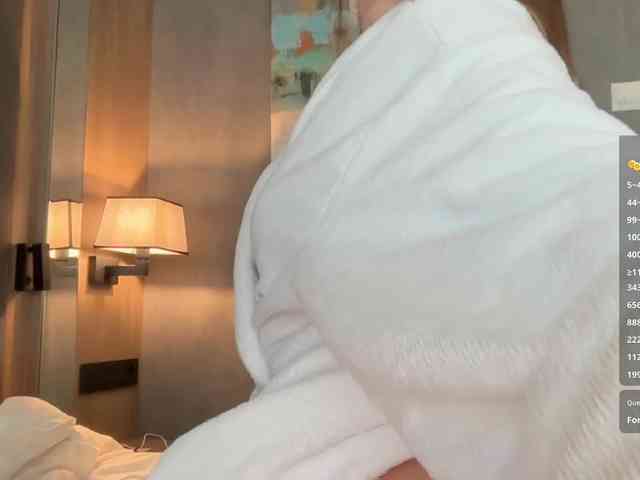 VikkiExtraCheese webcam