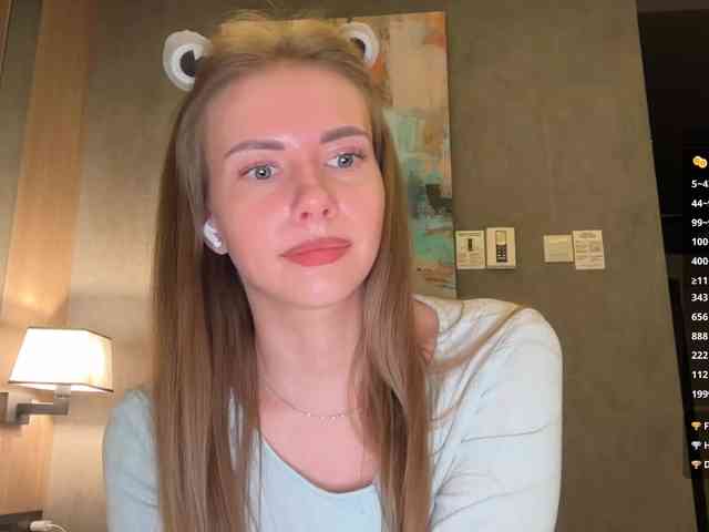 VikkiExtraCheese webcam