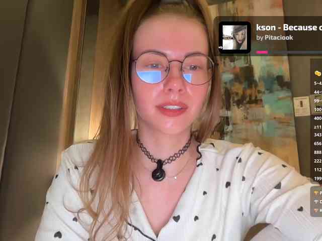 VikkiExtraCheese webcam