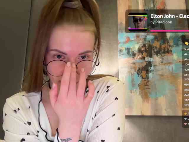 VikkiExtraCheese webcam