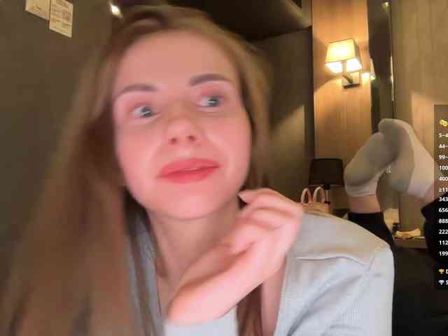 VikkiExtraCheese webcam