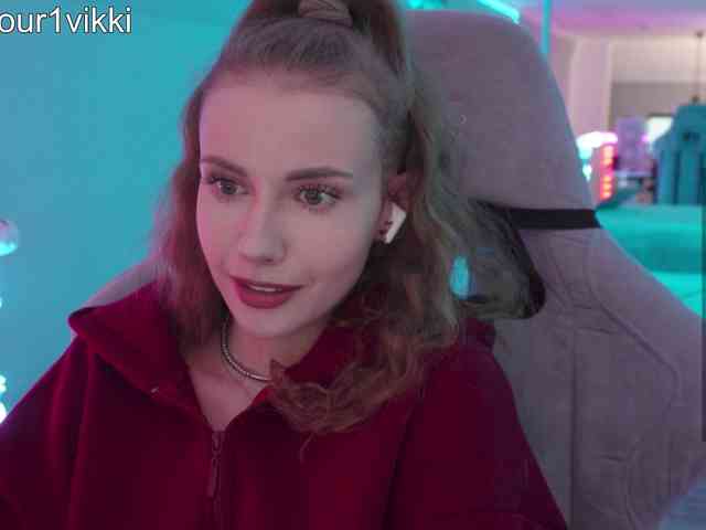 Model: VikkiExtraCheese