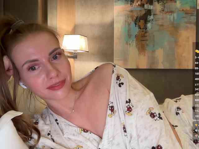 VikkiExtraCheese webcam