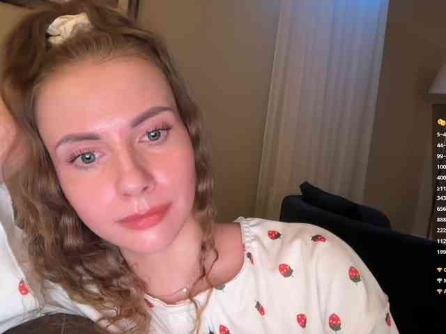 VikkiExtraCheese webcam