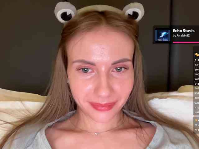 VikkiExtraCheese webcam