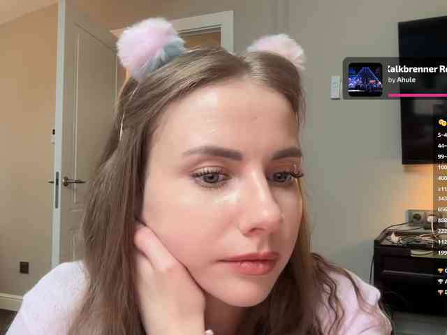 VikkiExtraCheese webcam