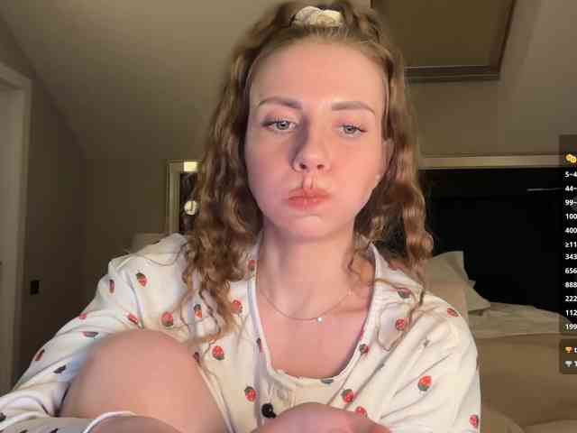 VikkiExtraCheese webcam