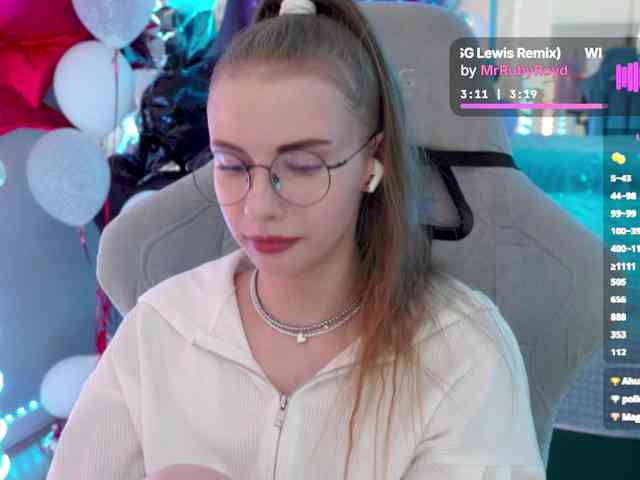 VikkiExtraCheese