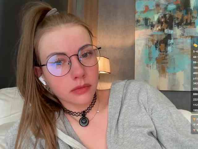 VikkiExtraCheese webcam