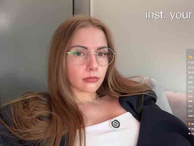 -VikkiL0vesChees... Live Webcam on BongaCams