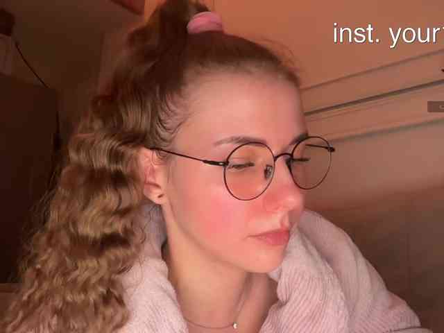 VikkiExtraCheese webcam