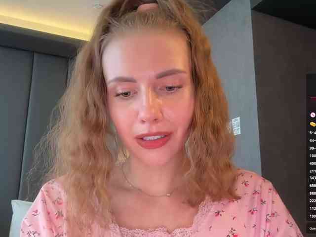 VikkiExtraCheese webcam