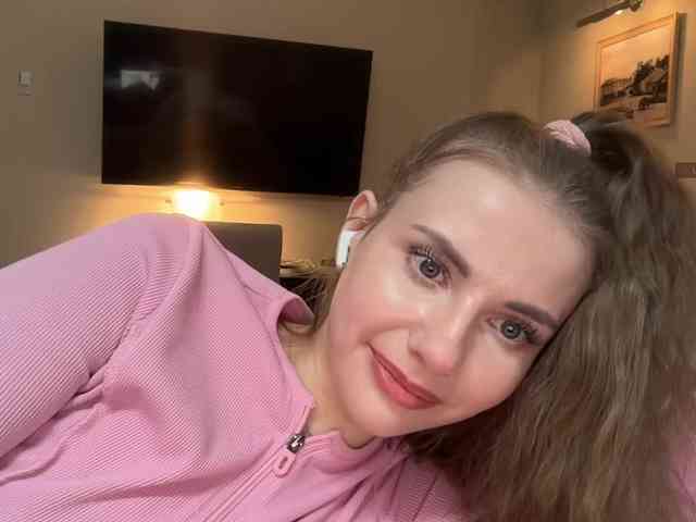 VikkiExtraCheese webcam