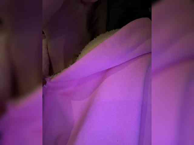 -VikkiL0vesCheese- Sex Cam Show