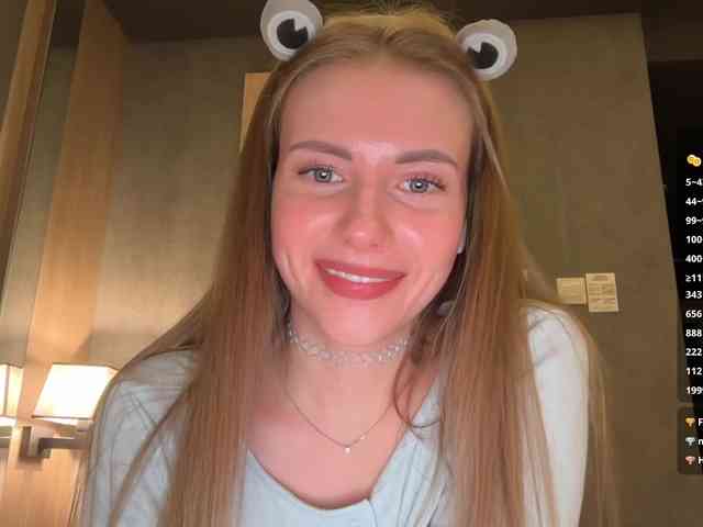 VikkiExtraCheese webcam