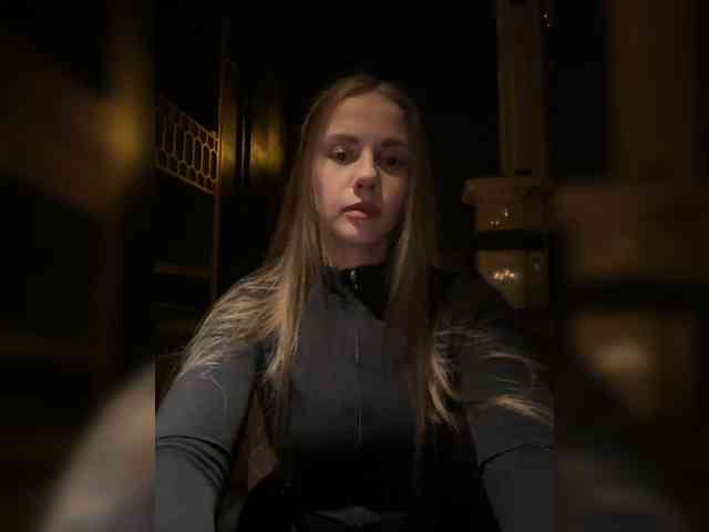 VikkiExtraCheese webcam