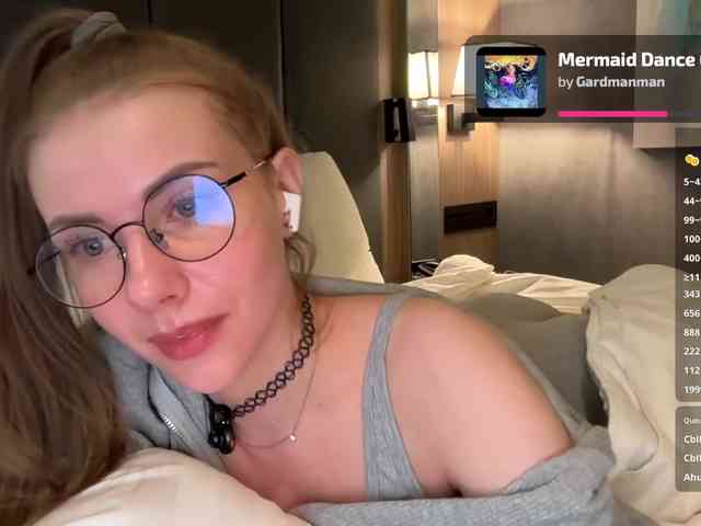 VikkiExtraCheese webcam