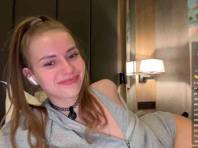 VikkiExtraCheese webcam