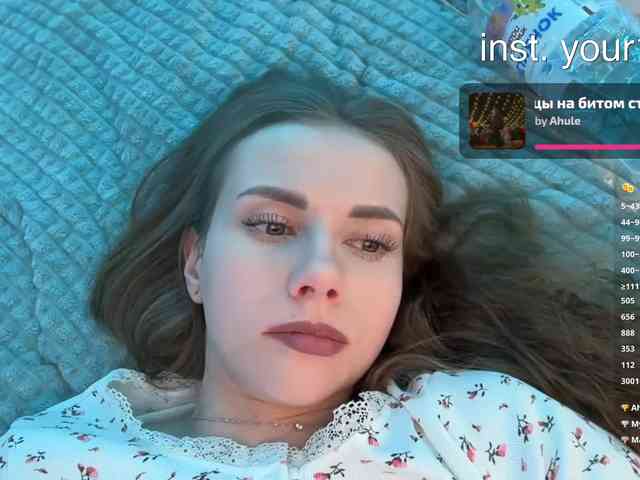 VikkiExtraCheese webcam