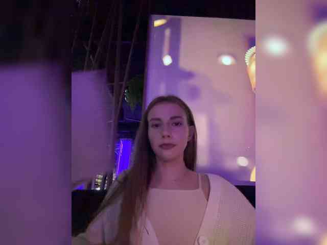 Модель: VikkiExtraCheese