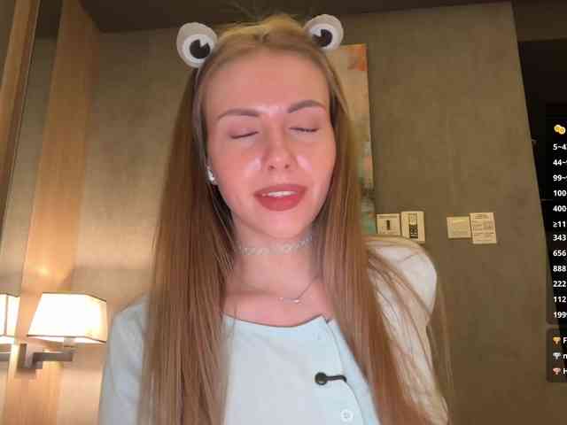 VikkiExtraCheese webcam