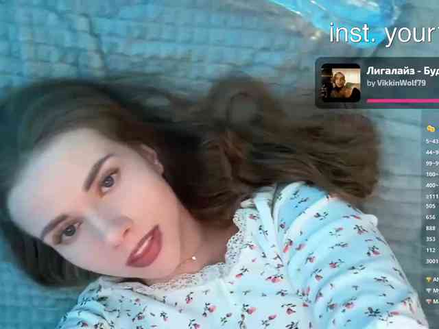 VikkiExtraCheese webcam