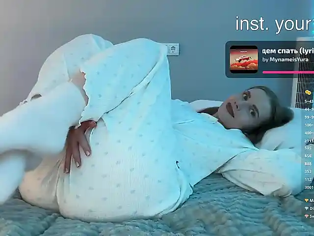 -VikkiL0vesCheese-