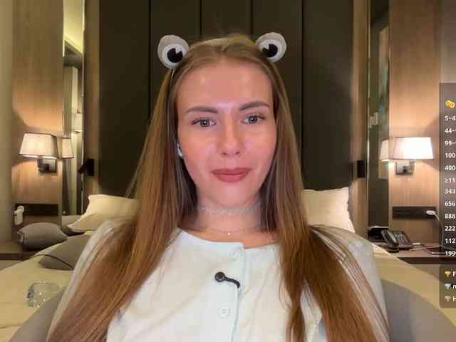 VikkiExtraCheese webcam