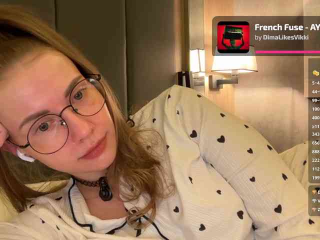 VikkiExtraCheese webcam