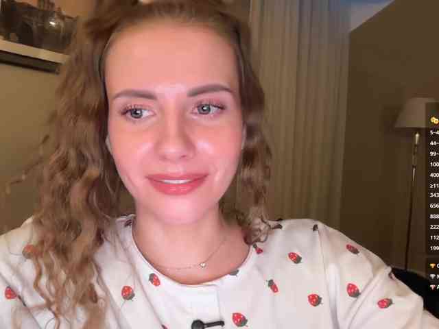 VikkiExtraCheese webcam