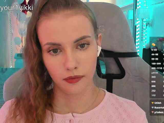 Модель: VikkiExtraCheese