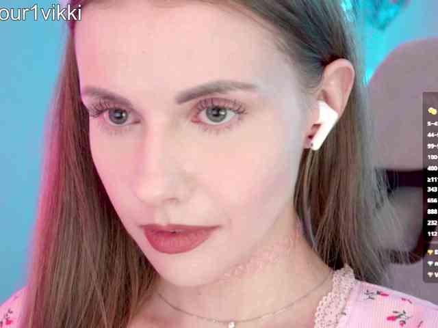 Модель: VikkiExtraCheese