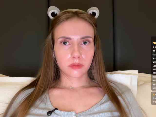 VikkiExtraCheese webcam