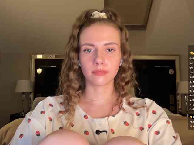 VikkiExtraCheese webcam