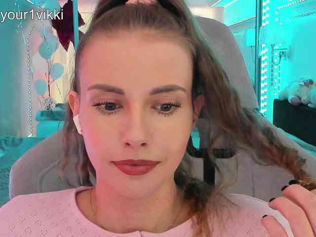 モデル: VikkiExtraCheese