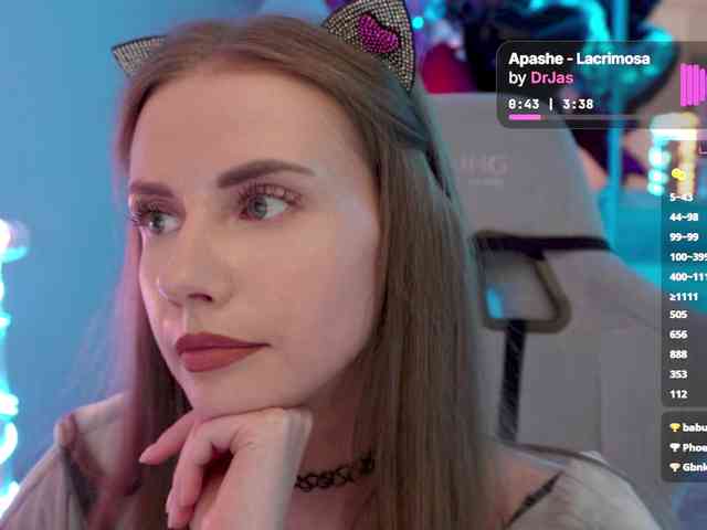 VikkiExtraCheese webcam