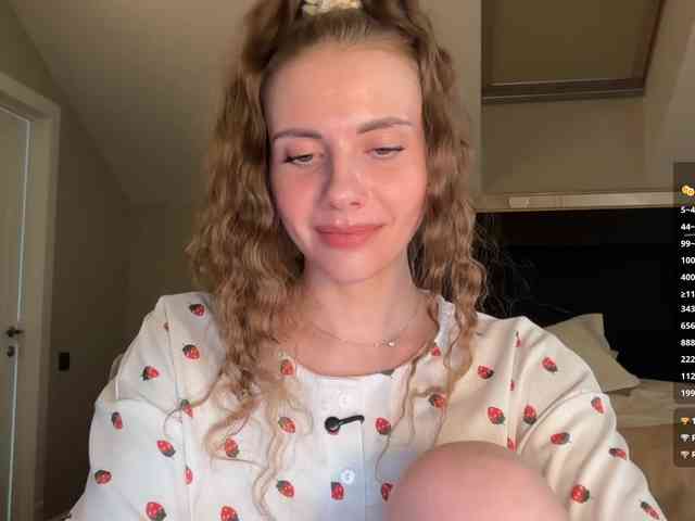 VikkiExtraCheese webcam