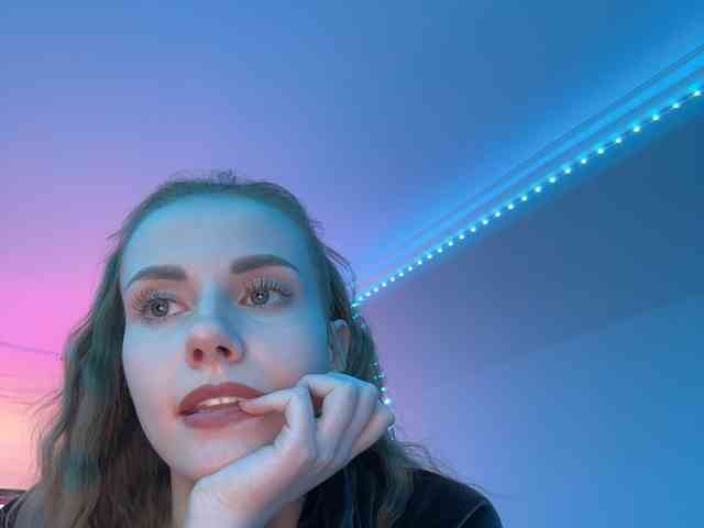 Модель: VikkiExtraCheese