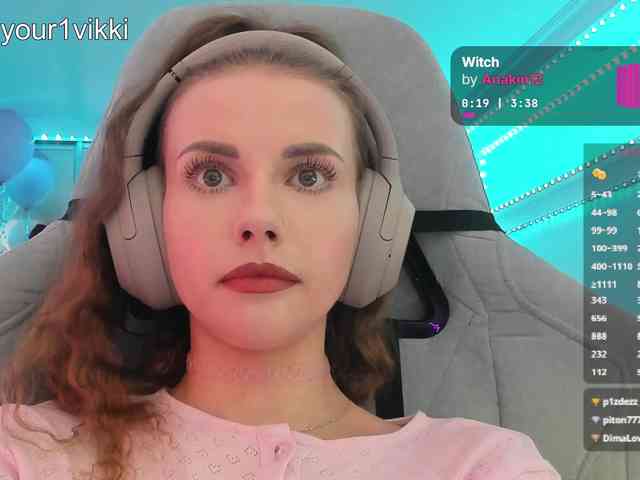 Модель: VikkiExtraCheese