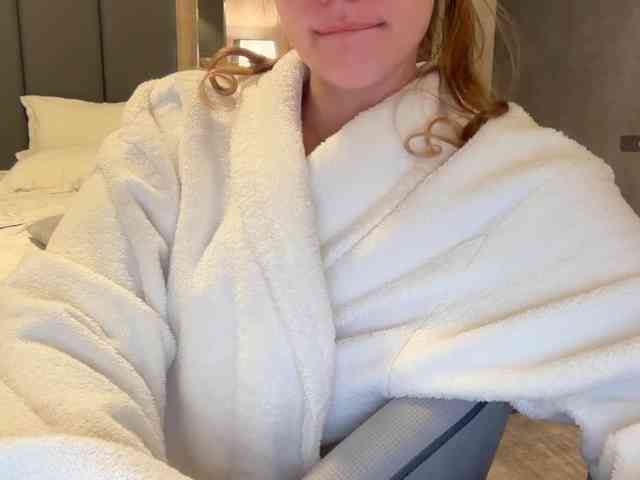 VikkiExtraCheese webcam