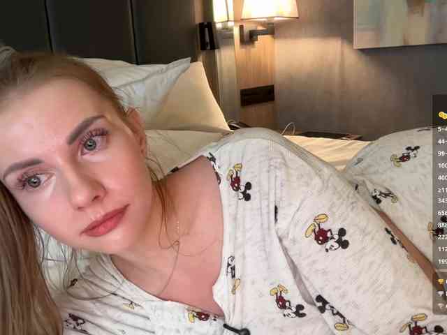 VikkiExtraCheese webcam