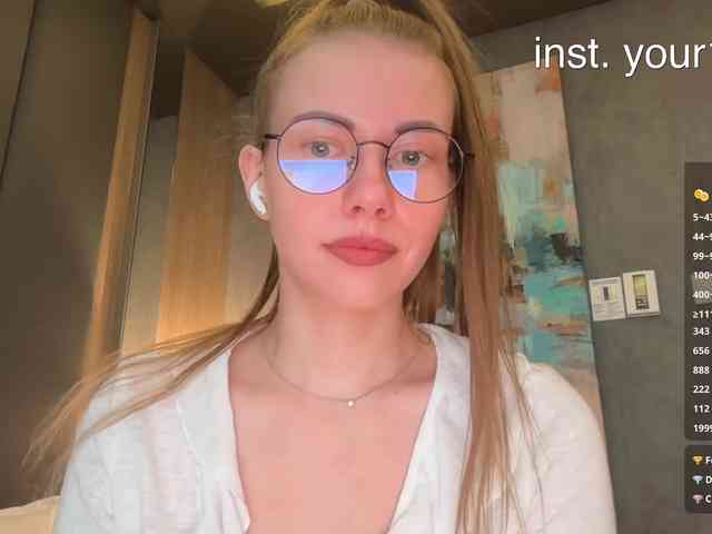 VikkiExtraCheese webcam