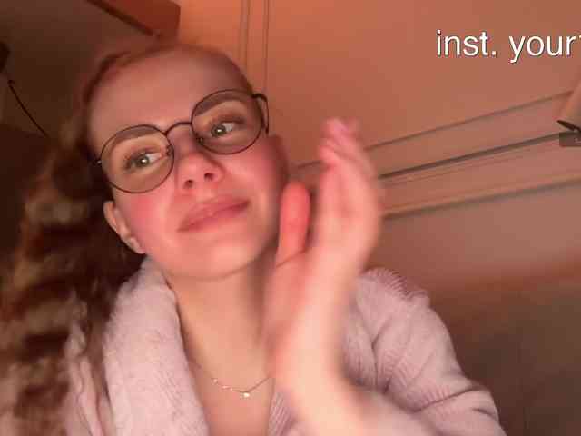 Модель: VikkiExtraCheese