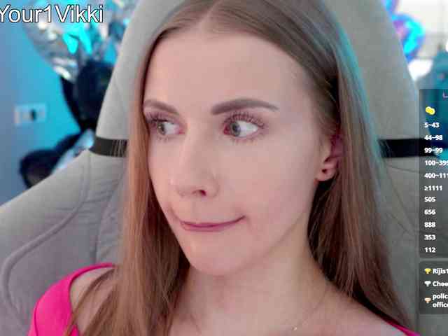 Модель: VikkiExtraCheese