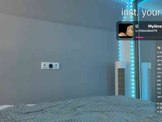 VikkiExtraCheese webcam