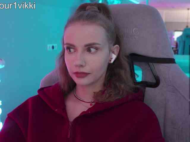 Модель: VikkiExtraCheese
