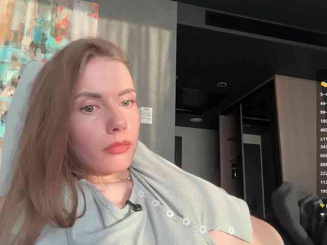 VikkiExtraCheese webcam