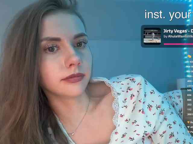 VikkiExtraCheese webcam